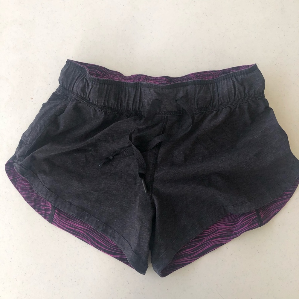 Lululemon Women’s Reversible Double Time Short 3”
